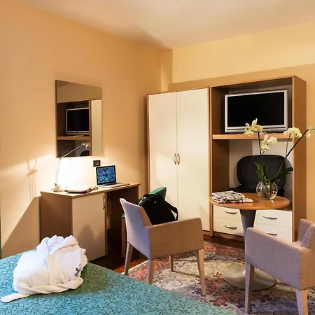 Torresi Hotel